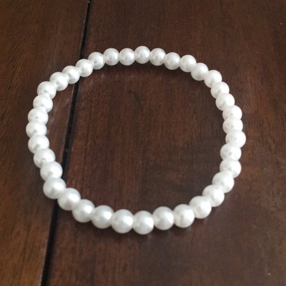 Pearl bracelet